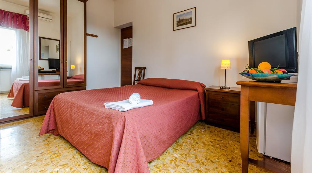 Hotel Antico Acquedotto Рим Екстериор снимка