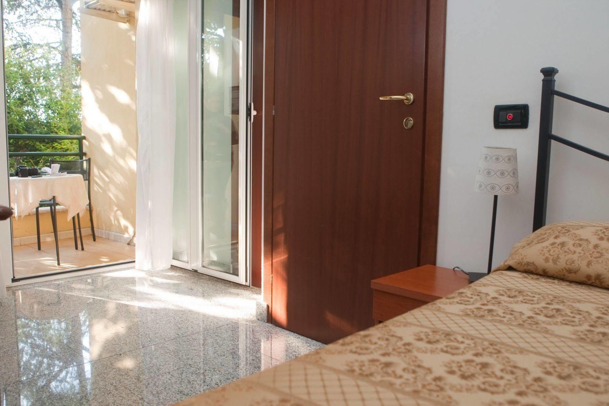 Hotel Antico Acquedotto Рим Екстериор снимка
