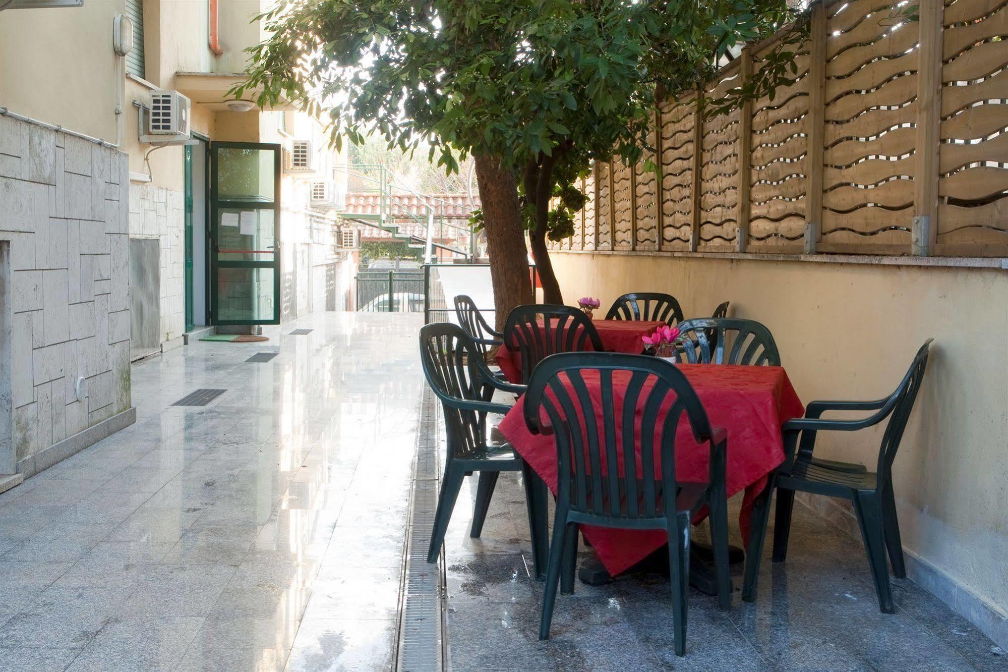 Hotel Antico Acquedotto Рим Екстериор снимка