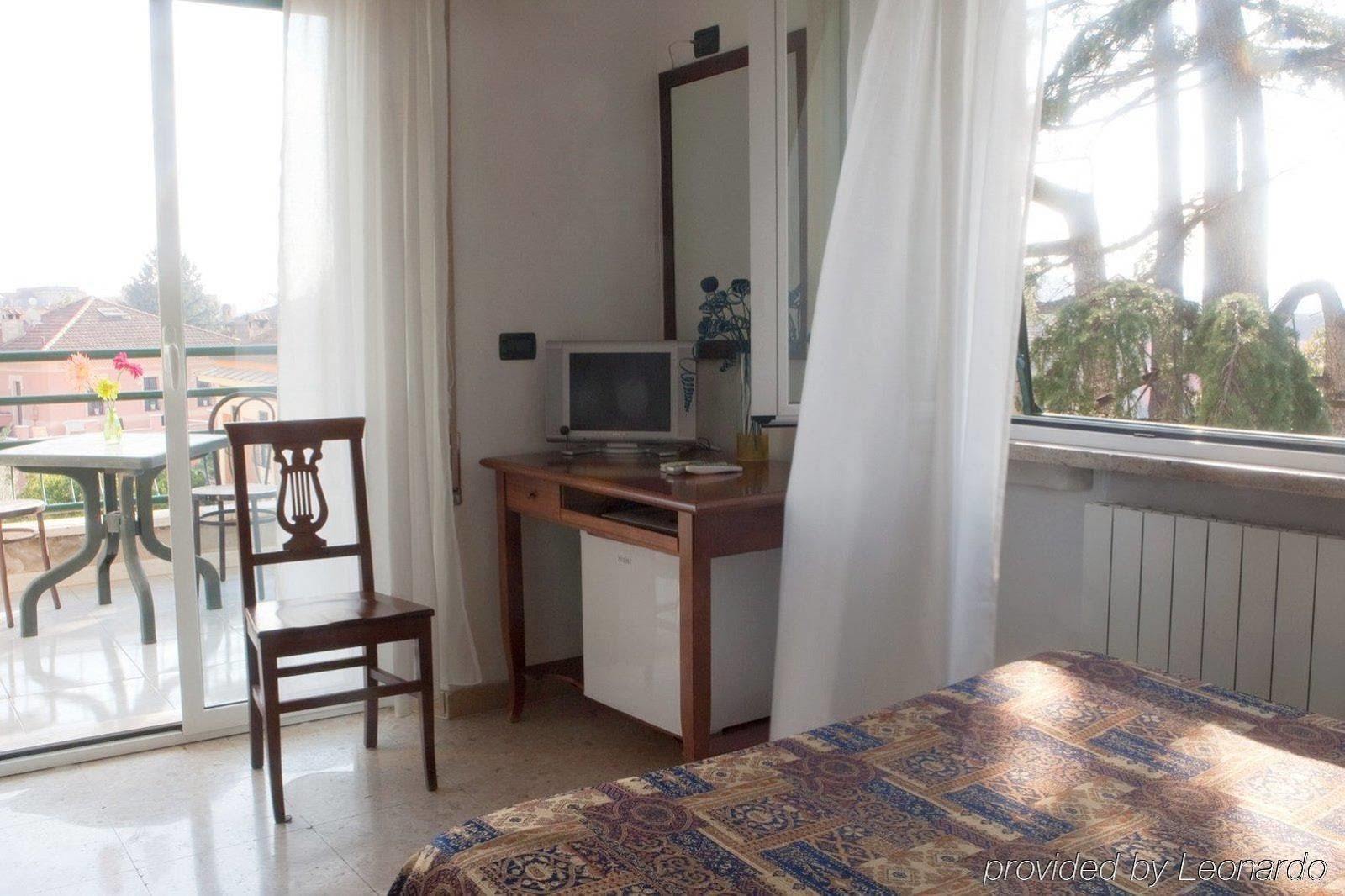 Hotel Antico Acquedotto Рим Стая снимка