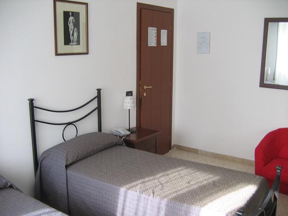 Hotel Antico Acquedotto Рим Стая снимка